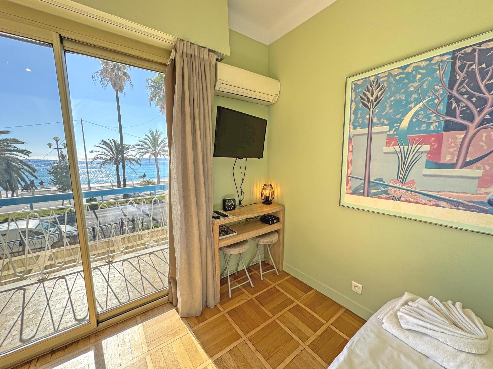 Promenade Holiday - Suffren Beach Nice Exterior photo